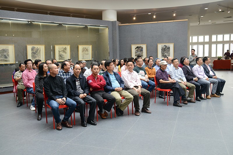 游目澄懷山水間一一董雨萍作品展在開平市美術(shù)館開幕