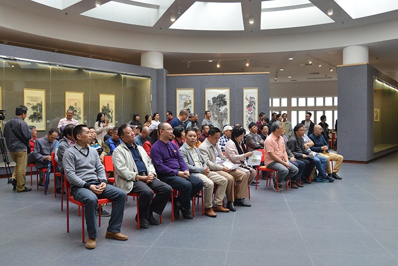 “書畫同源——香港陳筱容、黃則淳同門聯(lián)展”在開平市美術(shù)館拉開帷幕