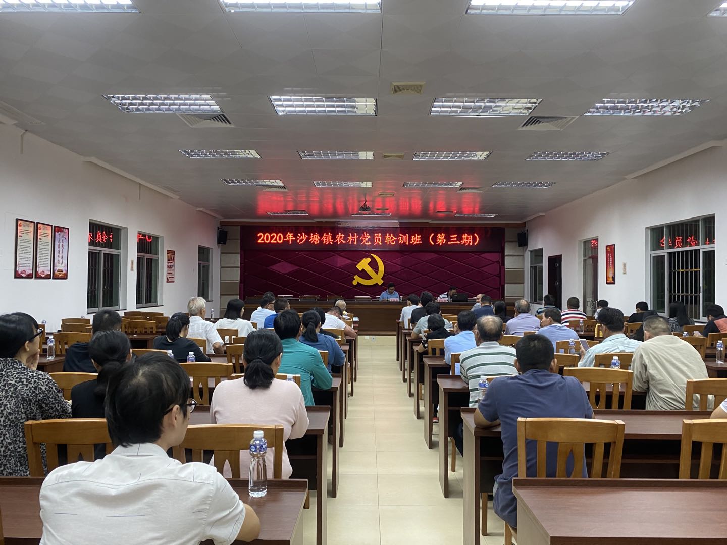 “夜間黨校”開(kāi)展黨史宣講 (1).jpg