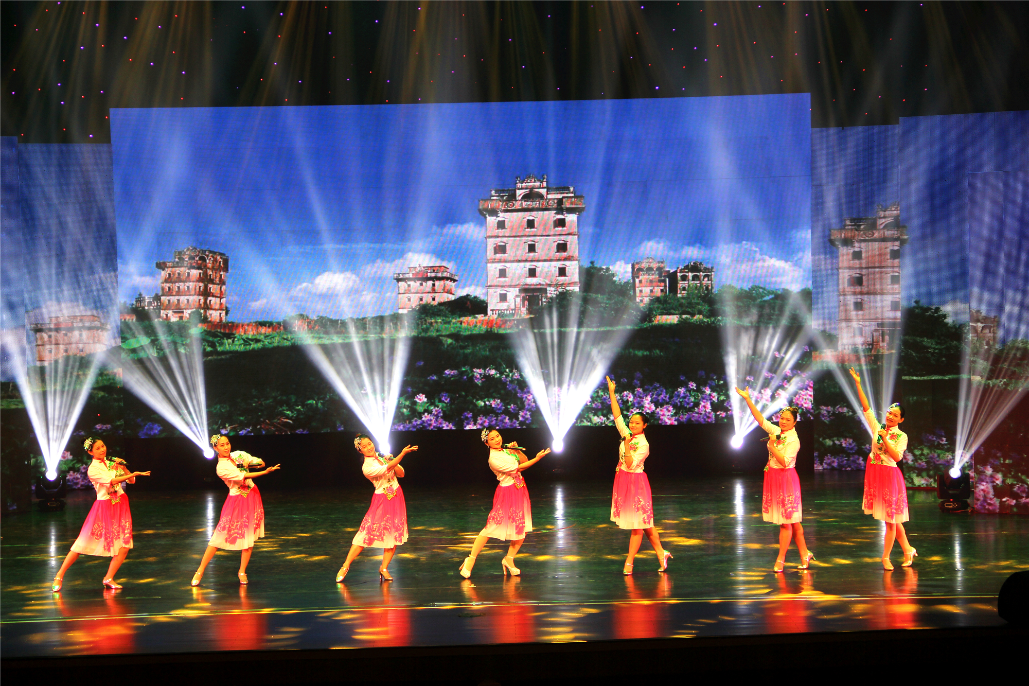 20171219 在江門市參加原創(chuàng)音樂舞蹈作品展演.jpg