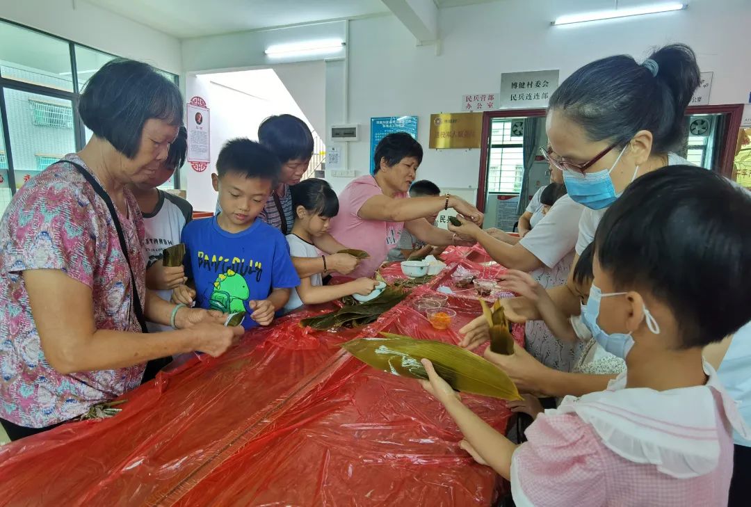 親子家庭制作粽子 (4).jpg 圖片