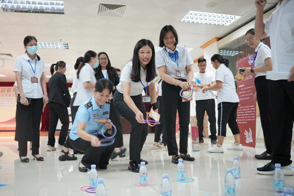 歡聚中秋佳節(jié) 政銀共譜未來--開平市政務(wù)服務(wù)數(shù)據(jù)管理局舉辦黨建、團(tuán)建、工會(huì)共建活動(dòng)_6