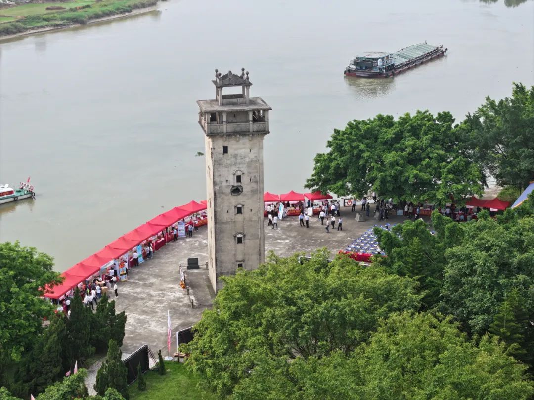 共筑國家安全防護網(wǎng)！“傳承僑鄉(xiāng)愛國情”主題黨日活動在赤坎鎮(zhèn)舉行